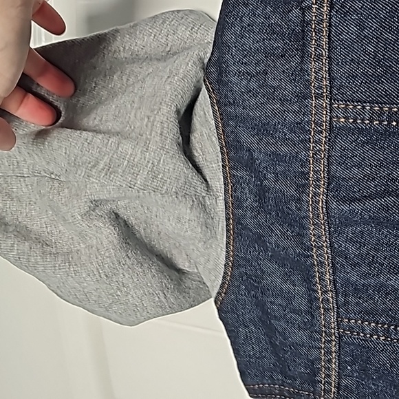 NWT Wrangler 2T denim button up jacket w/hoodie - Picture 8 of 9